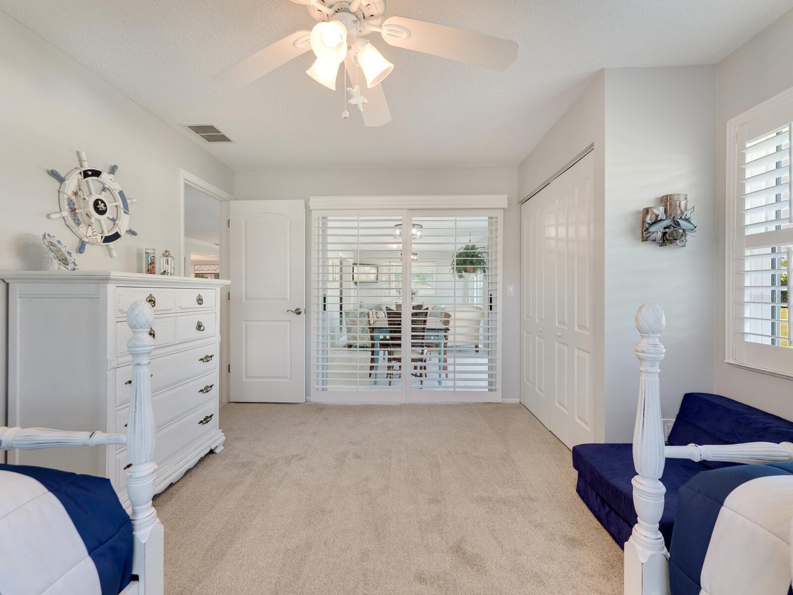 6994 W COUNTRY CLUB DR N, SARASOTA, FL, 34243