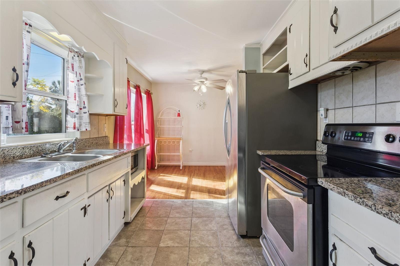 500 E GOTTSCHE AVE, EUSTIS, FL, 32726