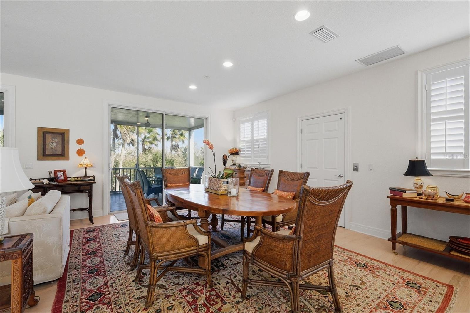 D6145898 Property Photo