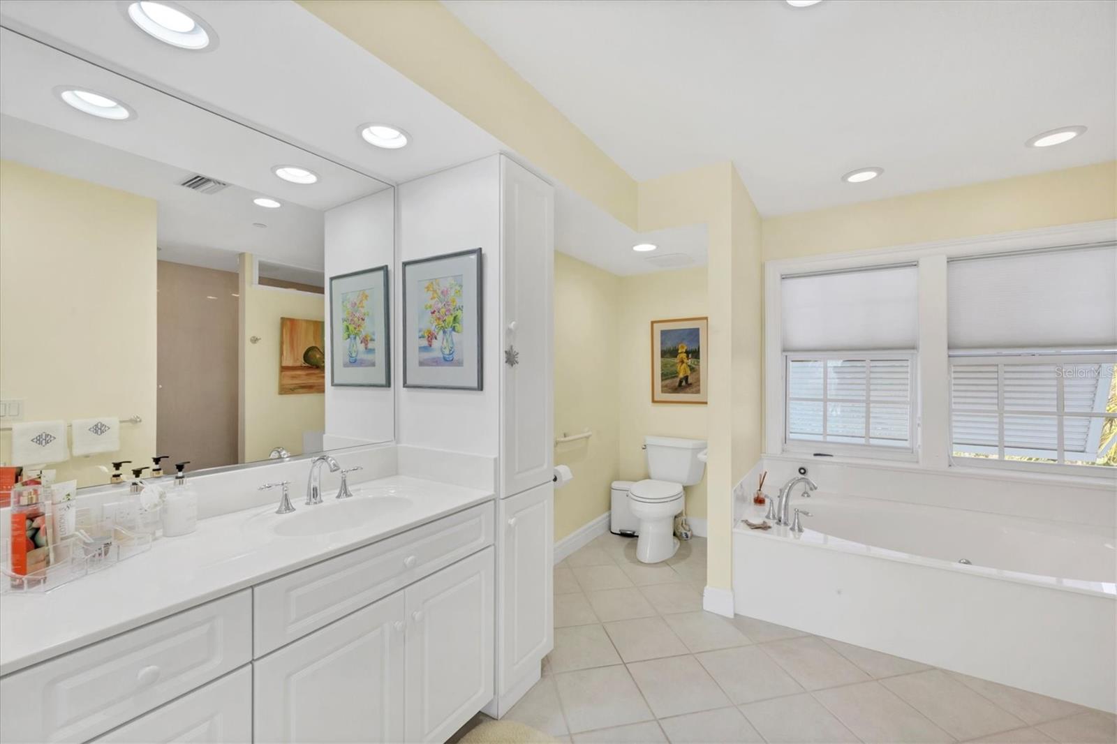 D6145898 Property Photo