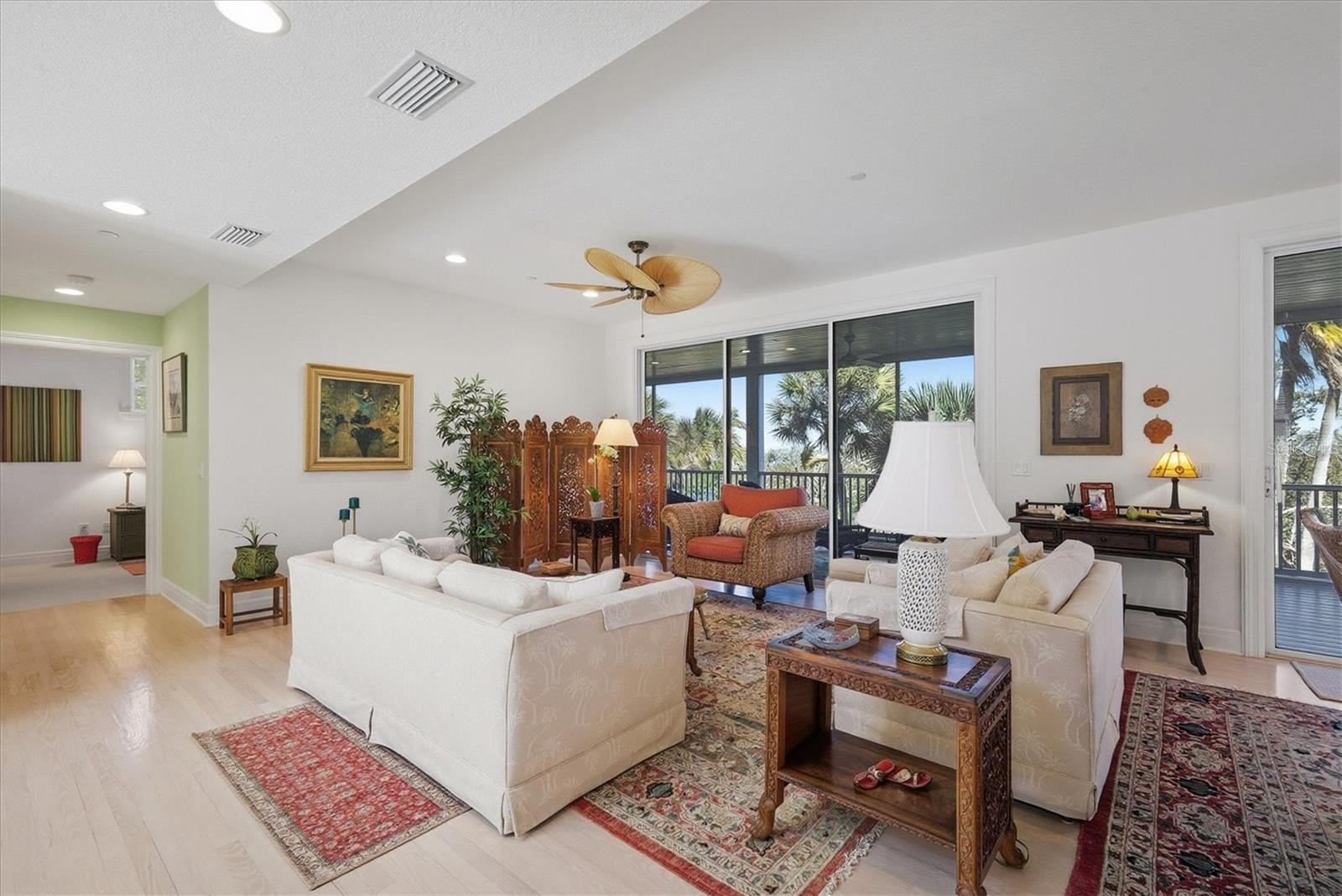 D6145898 Property Photo