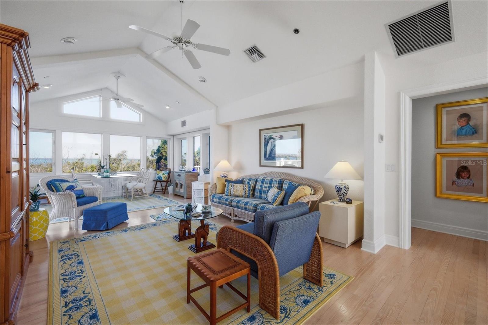 D6145898 Property Photo