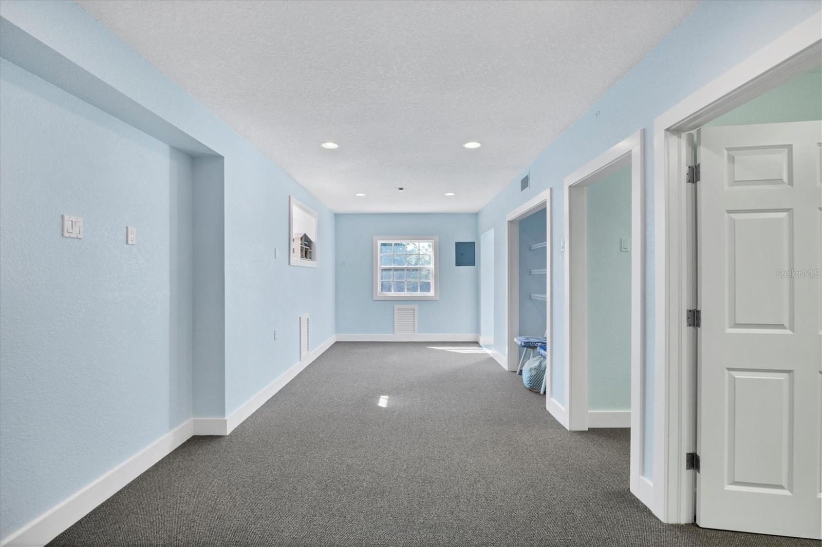 D6145898 Property Photo