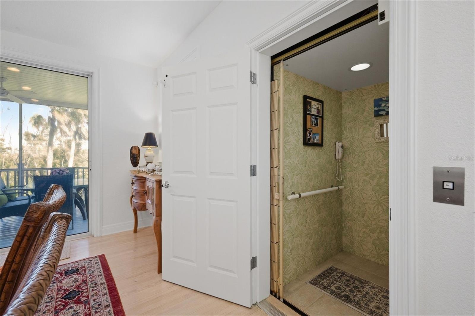 D6145898 Property Photo