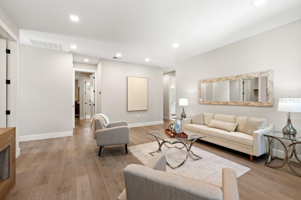 1217 CLOVERLAWN AVE, ORLANDO, FL, 32806