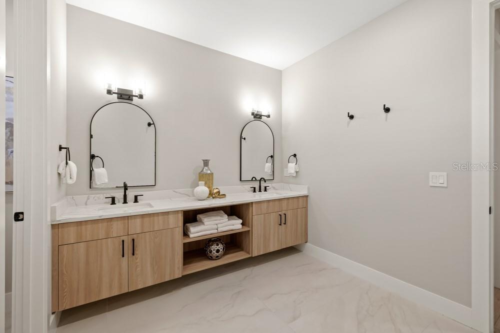 1217 CLOVERLAWN AVE, ORLANDO, FL, 32806