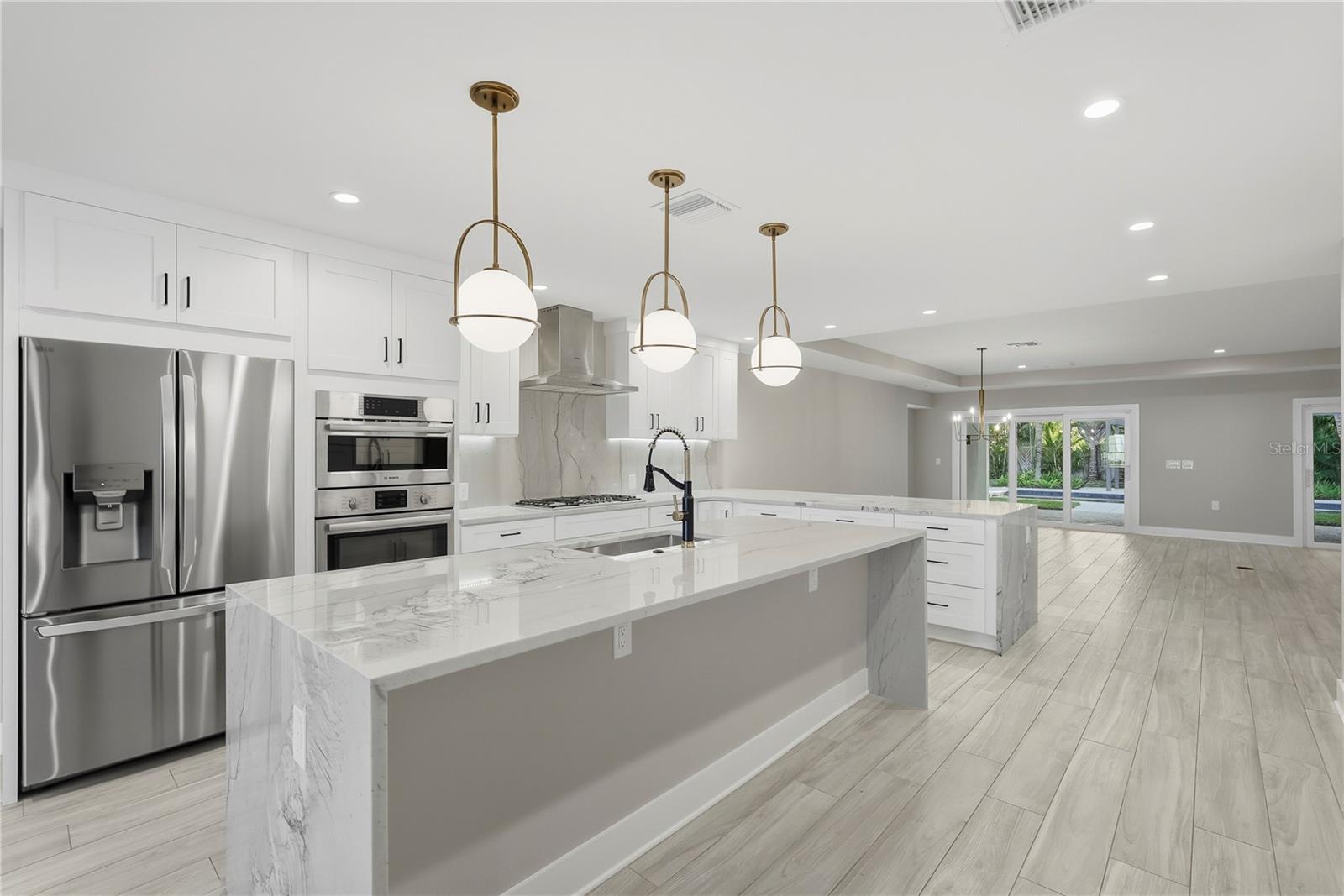 845 SNELL ISLE BLVD NE, ST PETERSBURG, FL, 33704