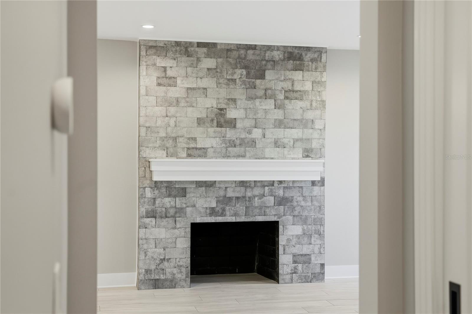 845 SNELL ISLE BLVD NE, ST PETERSBURG, FL, 33704