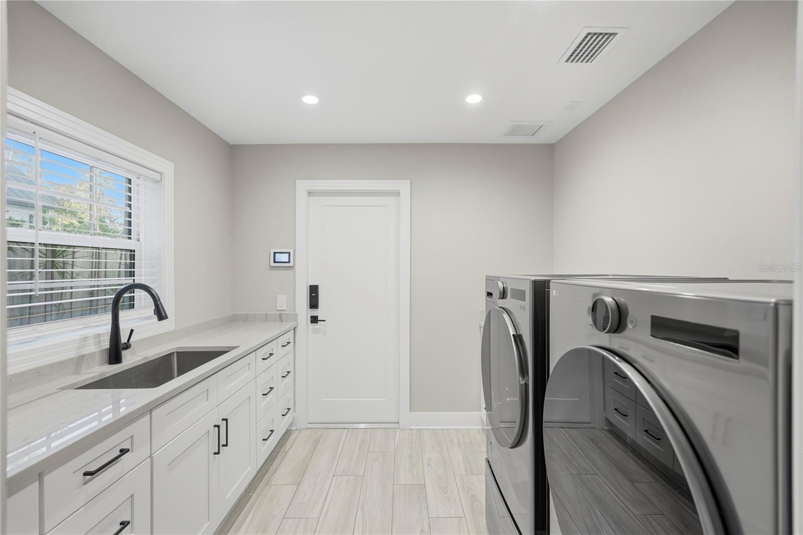 845 SNELL ISLE BLVD NE, ST PETERSBURG, FL, 33704