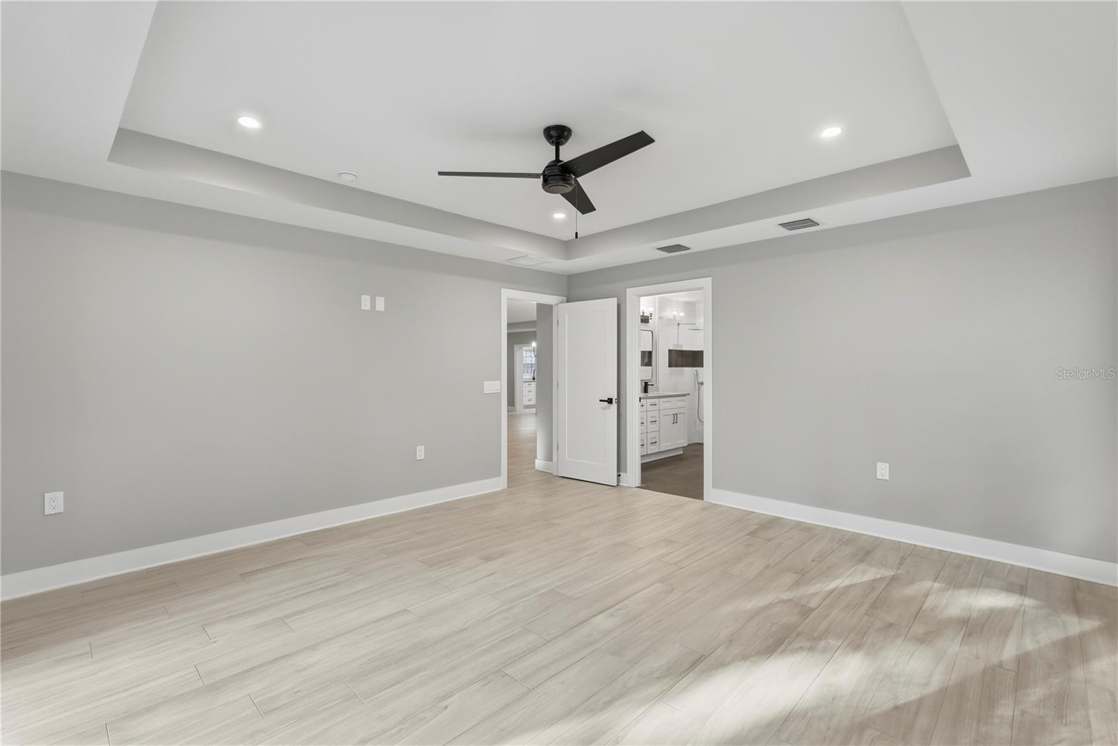 845 SNELL ISLE BLVD NE, ST PETERSBURG, FL, 33704