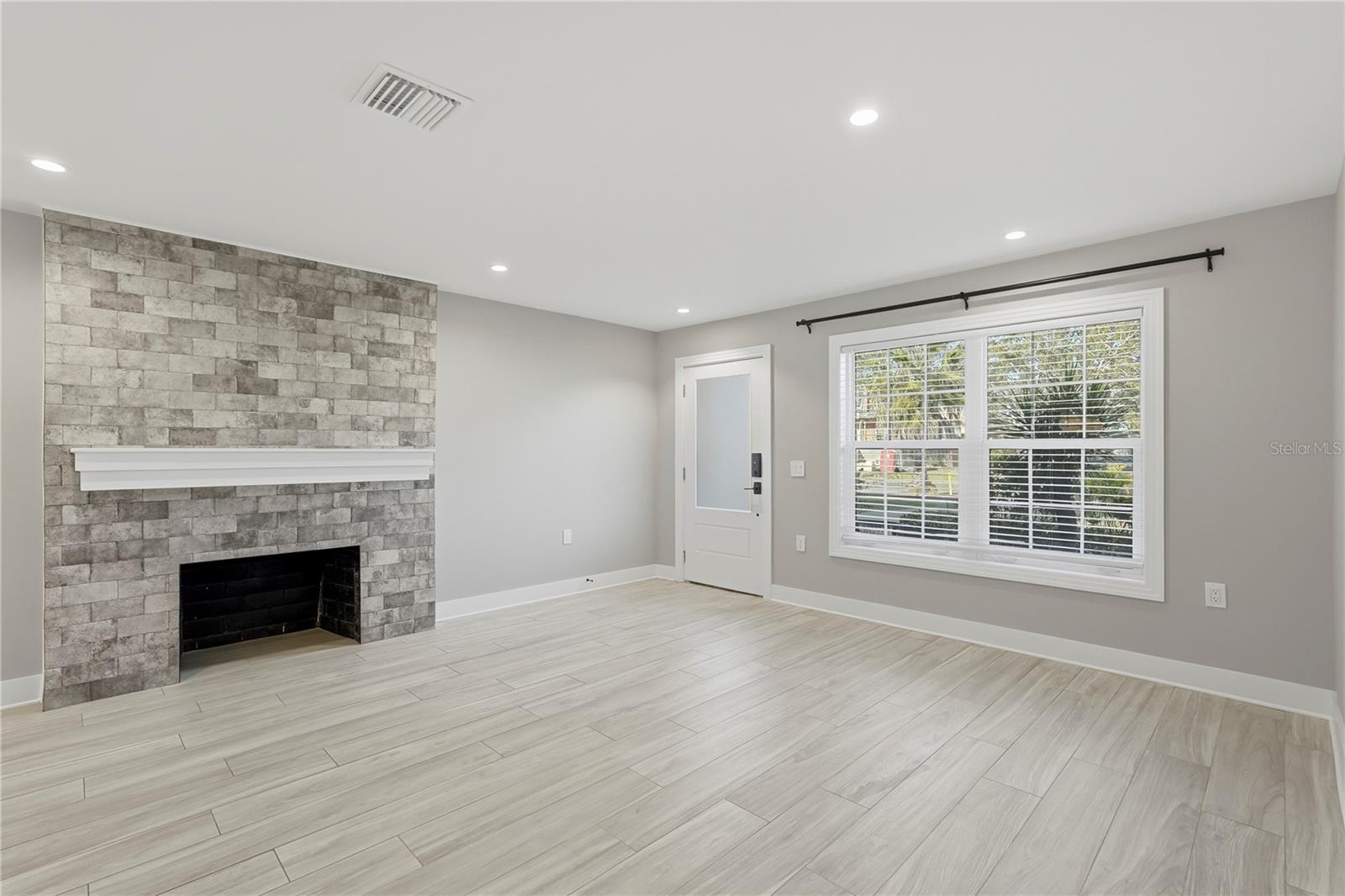 845 SNELL ISLE BLVD NE, ST PETERSBURG, FL, 33704