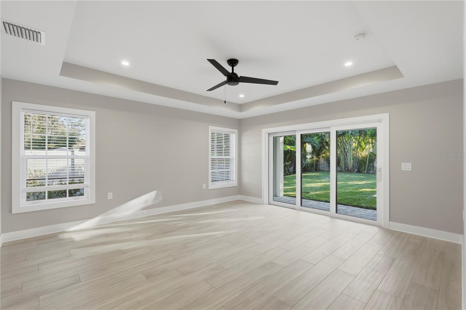 845 SNELL ISLE BLVD NE, ST PETERSBURG, FL, 33704