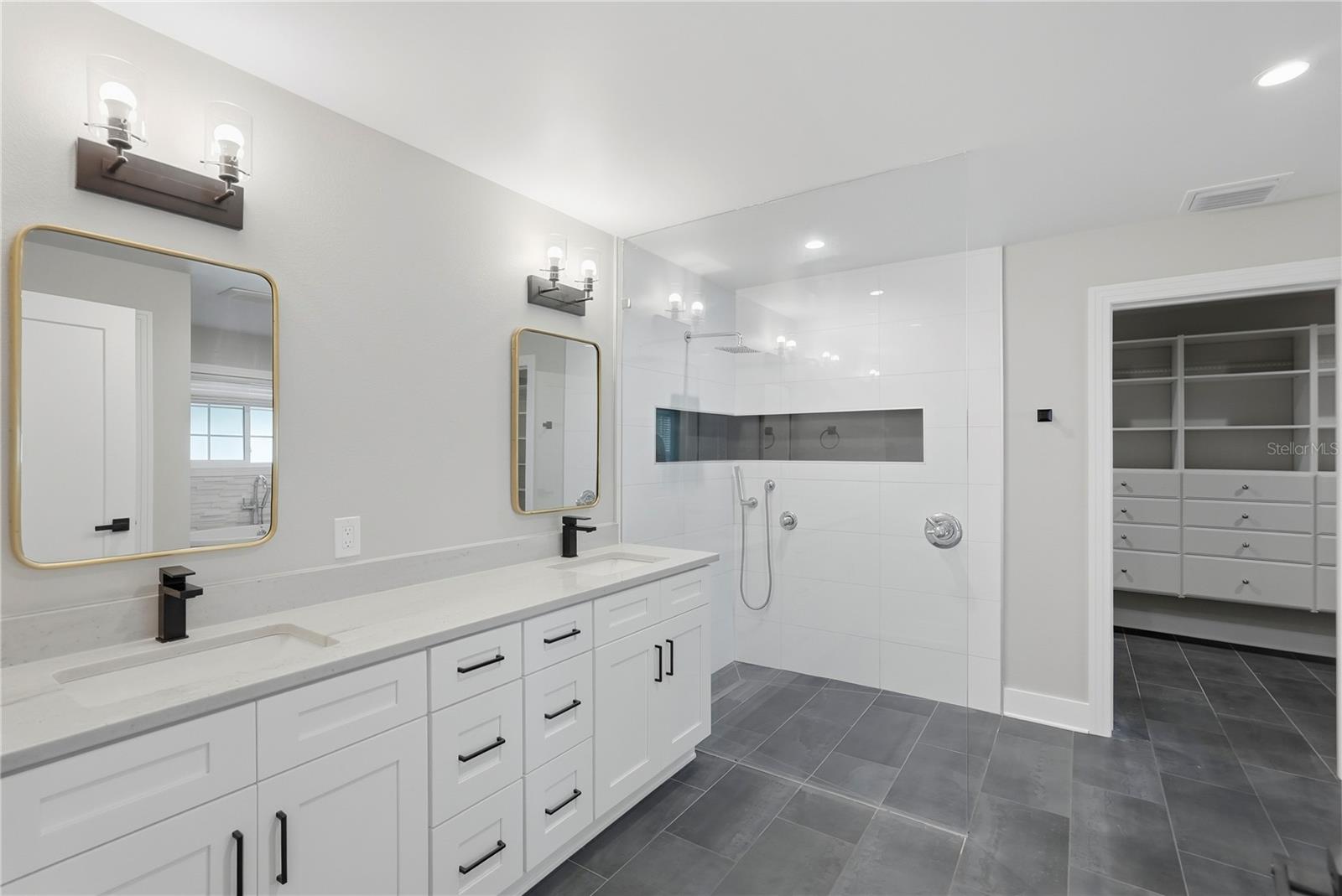 845 SNELL ISLE BLVD NE, ST PETERSBURG, FL, 33704