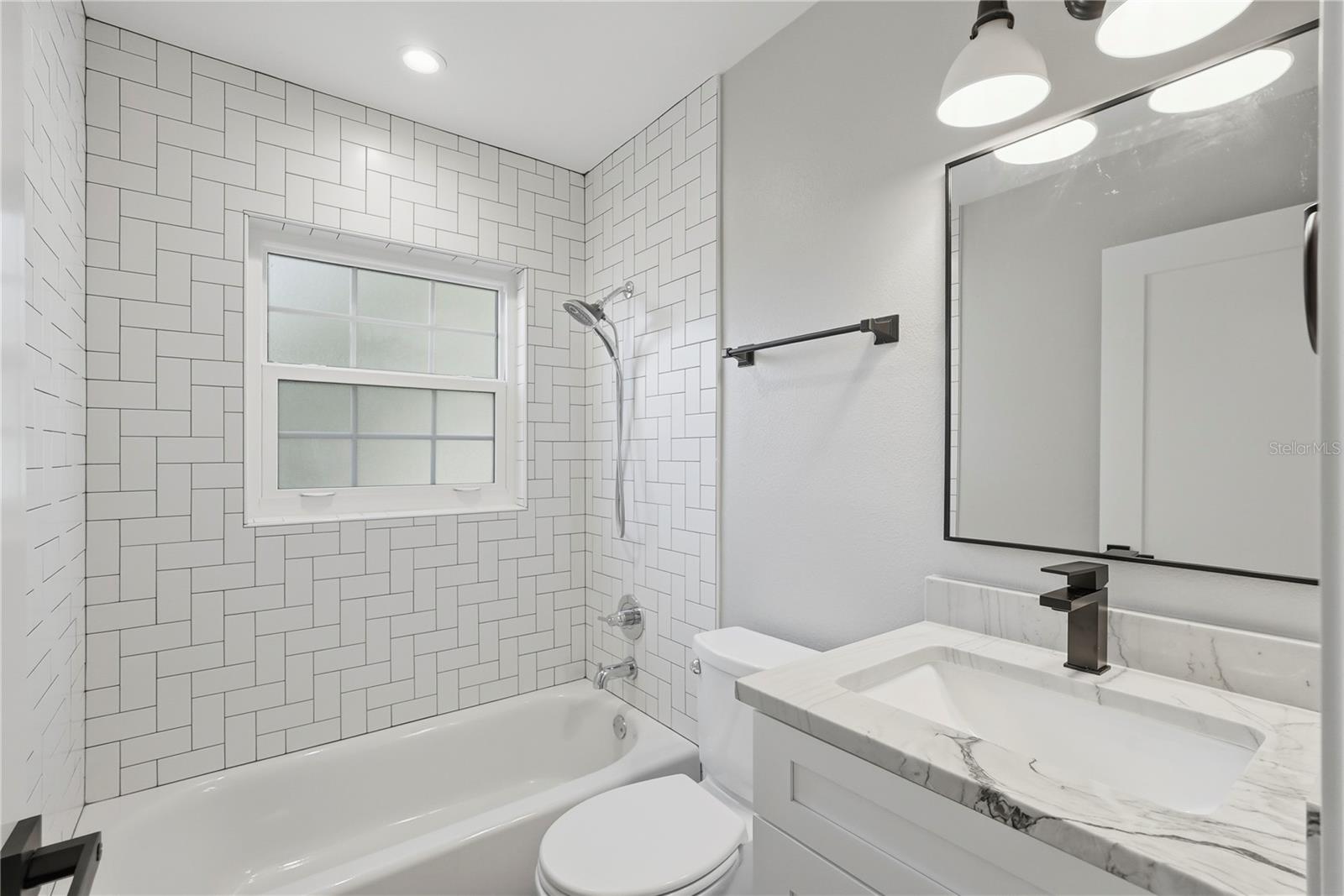 845 SNELL ISLE BLVD NE, ST PETERSBURG, FL, 33704