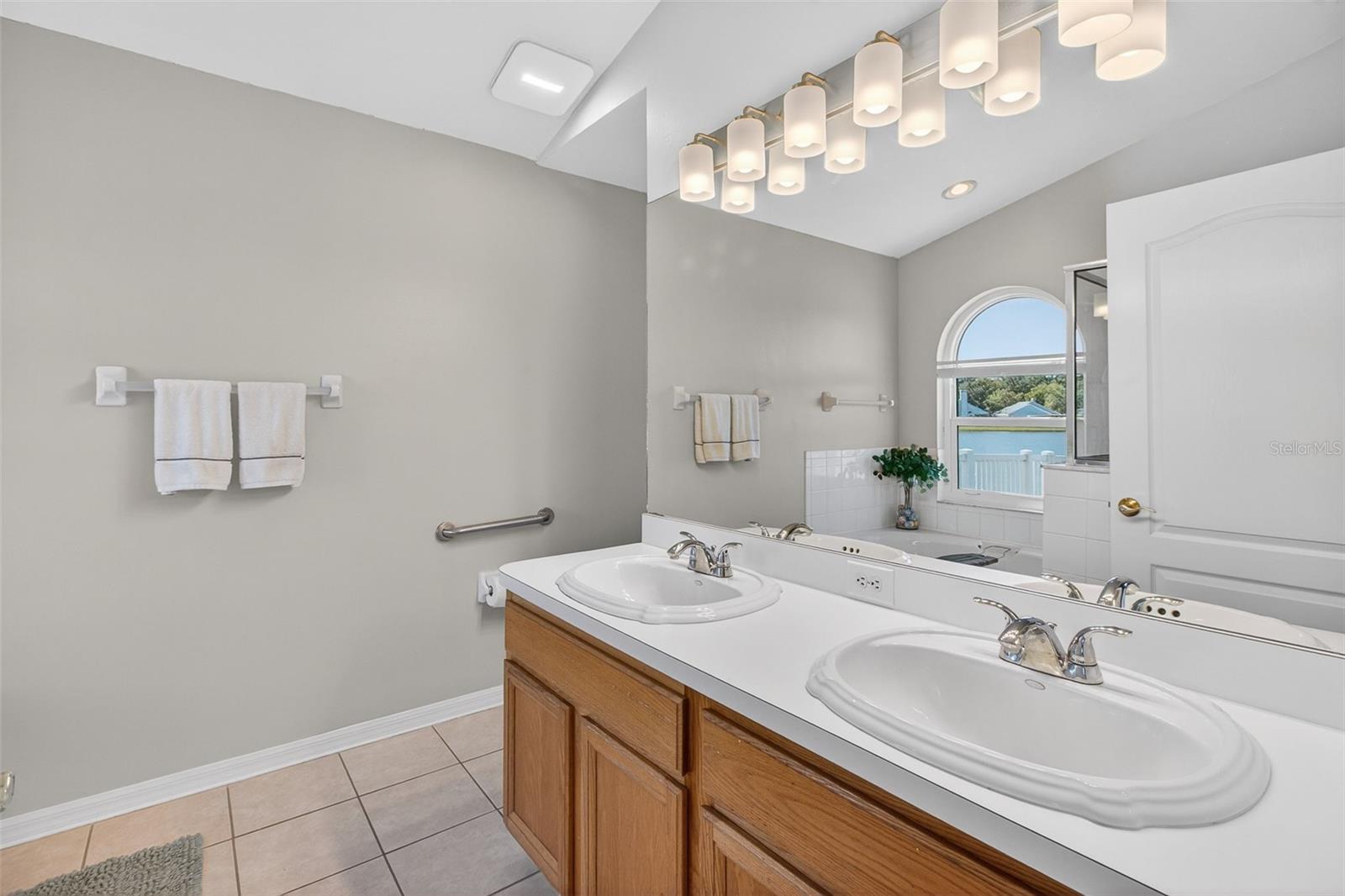 8621 MANASSAS RD, TAMPA, FL, 33635