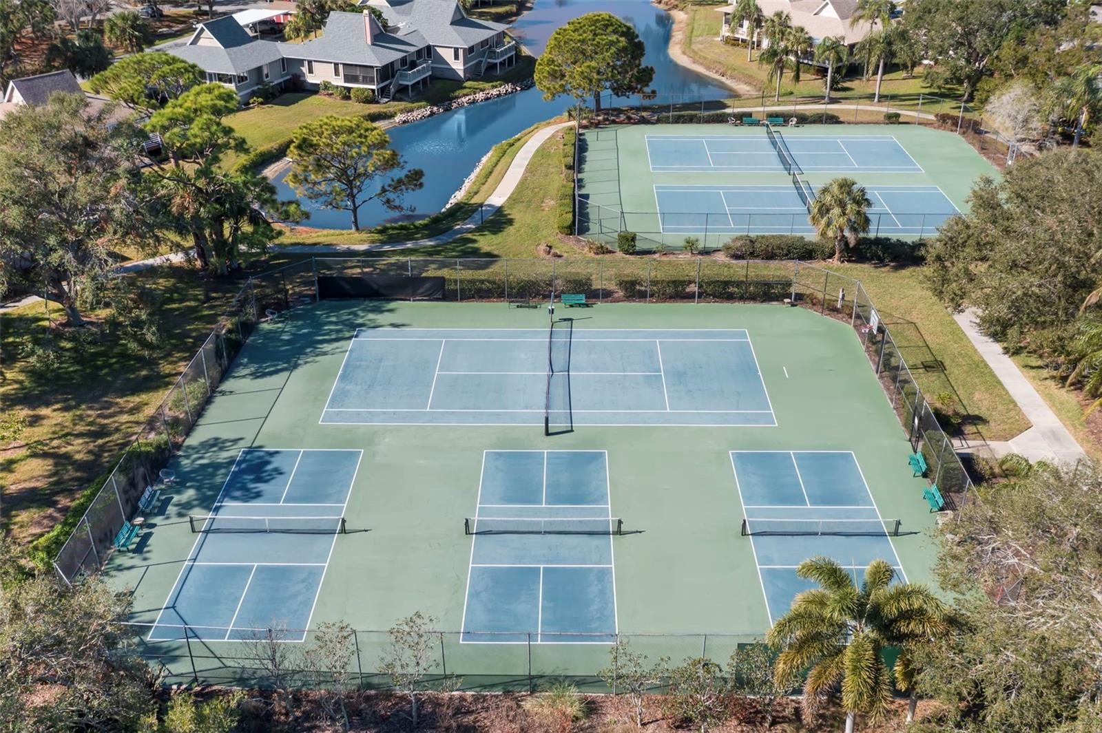 1013 CARAVEL CT, TARPON SPRINGS, FL, 34689