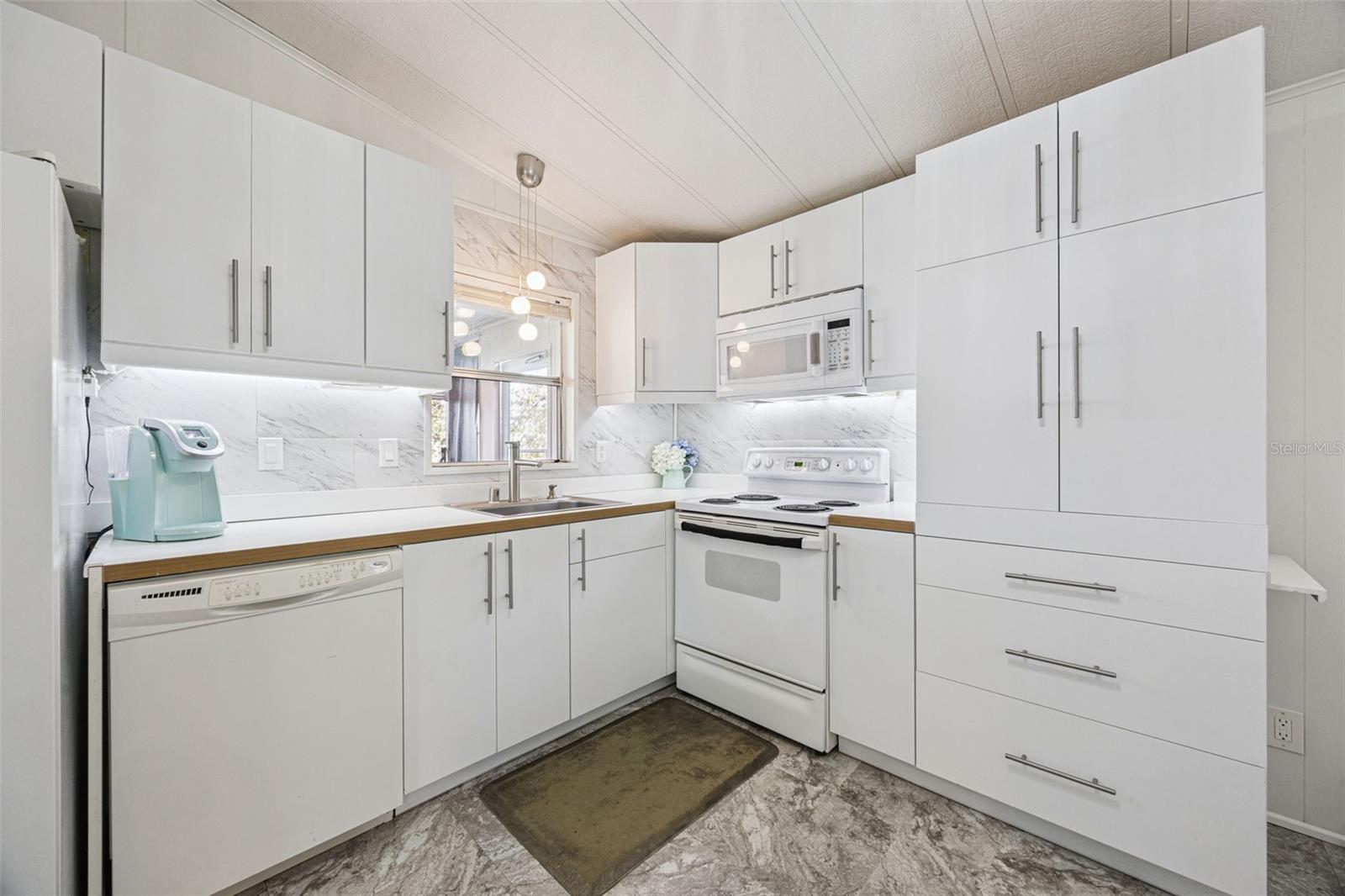 204 BAY CT, KISSIMMEE, FL, 34758