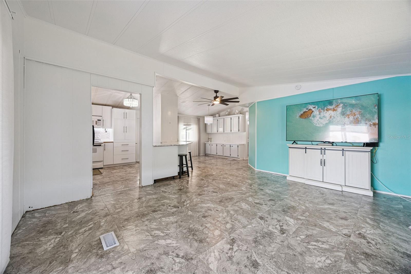 204 BAY CT, KISSIMMEE, FL, 34758