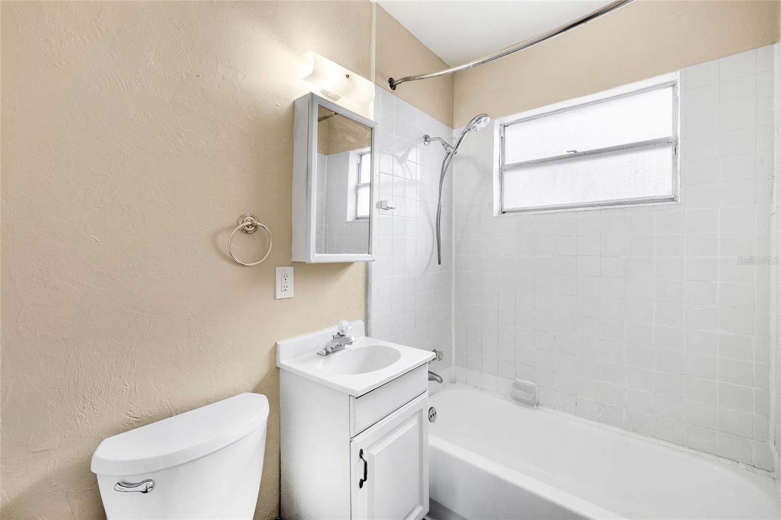 3904 S CLARK AVE, TAMPA, FL, 33611