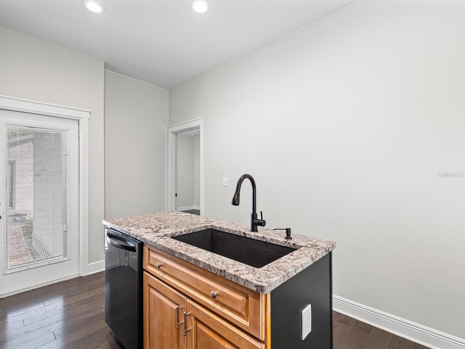 2107 W CHERRY ST, TAMPA, FL, 33607