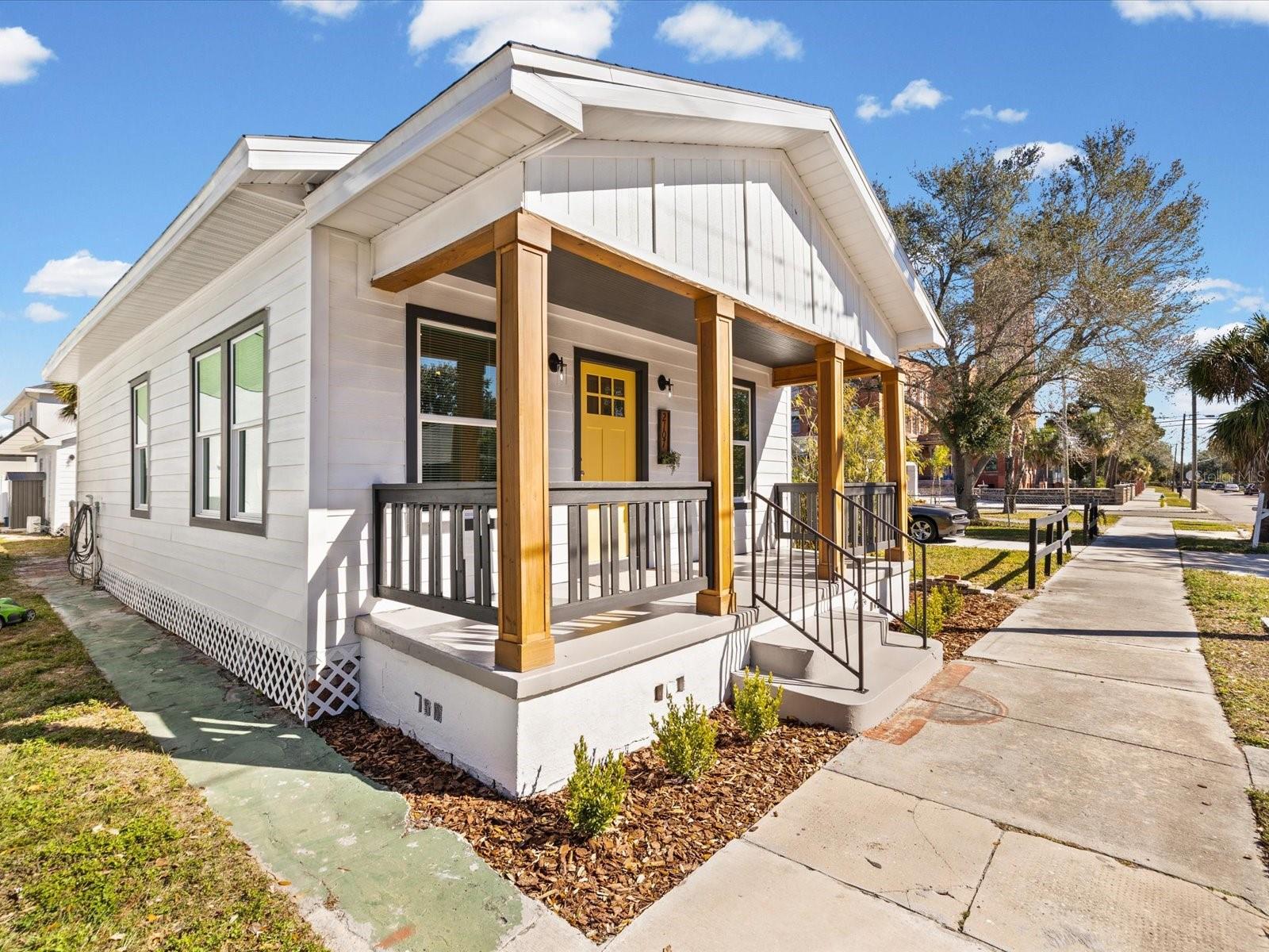 2107 W CHERRY ST, TAMPA, FL, 33607