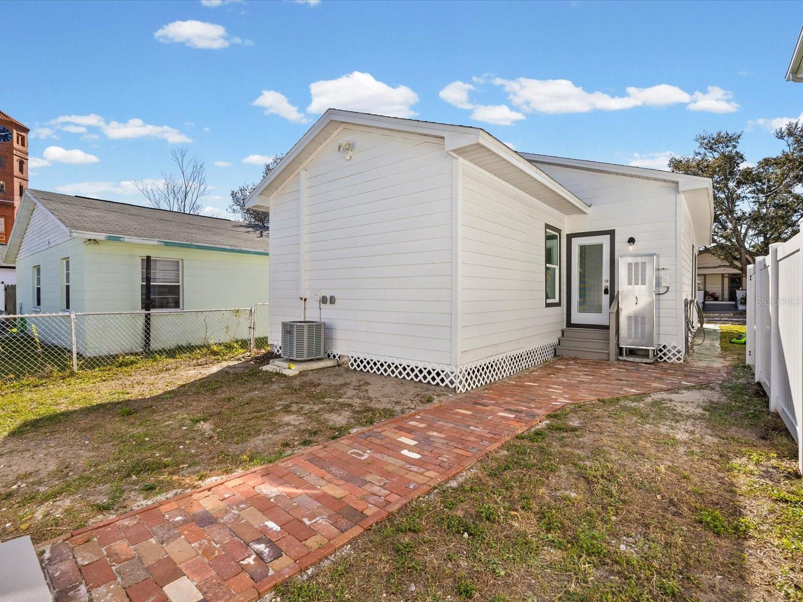 2107 W CHERRY ST, TAMPA, FL, 33607