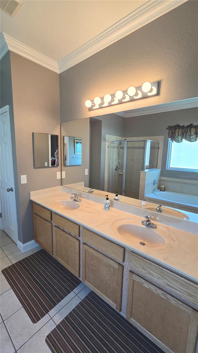 2591 SAND HILL POINT CIR, DAVENPORT, FL, 33837