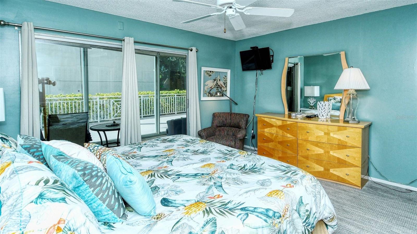 1255 E PEPPERTREE DR #101, SARASOTA, FL, 34242