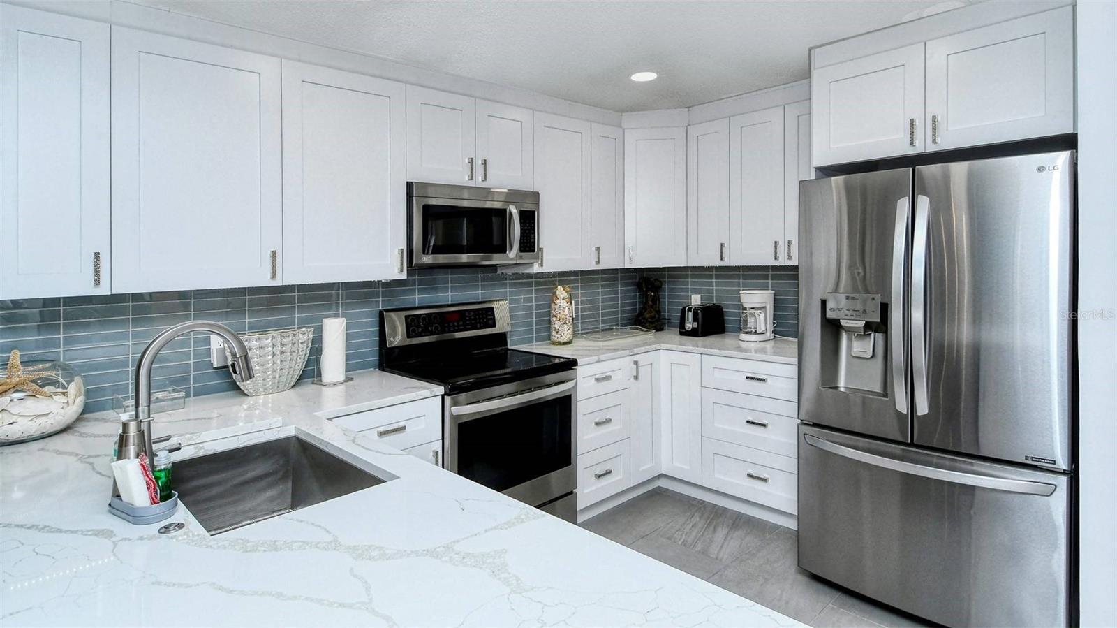 1255 E PEPPERTREE DR #101, SARASOTA, FL, 34242