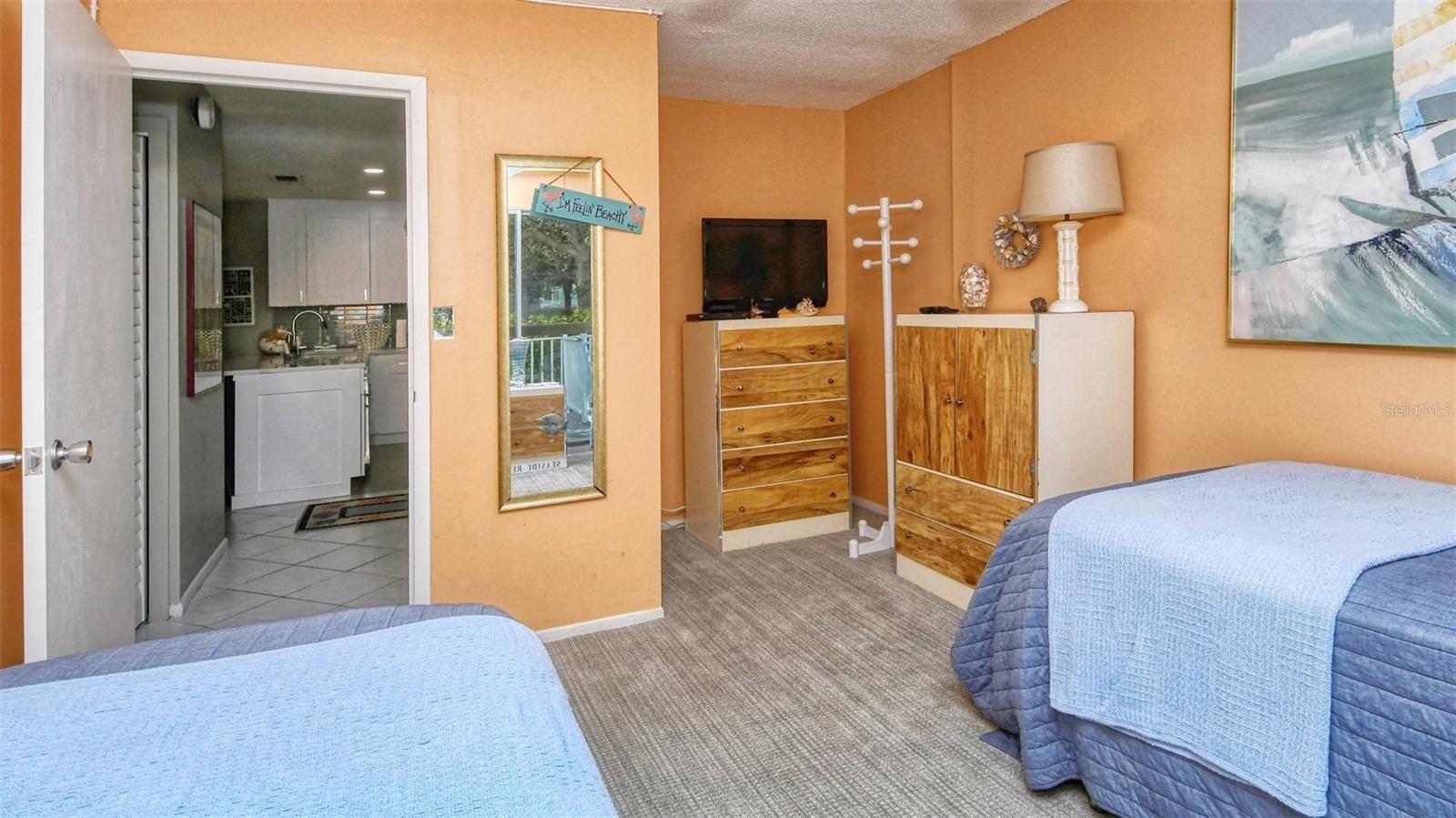 1255 E PEPPERTREE DR #101, SARASOTA, FL, 34242