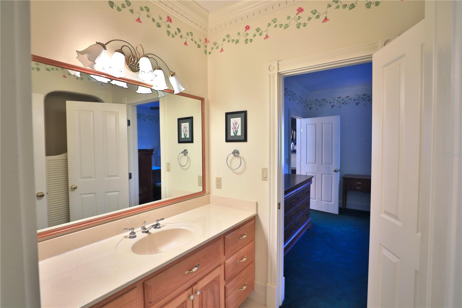 OM717740 Property Photo