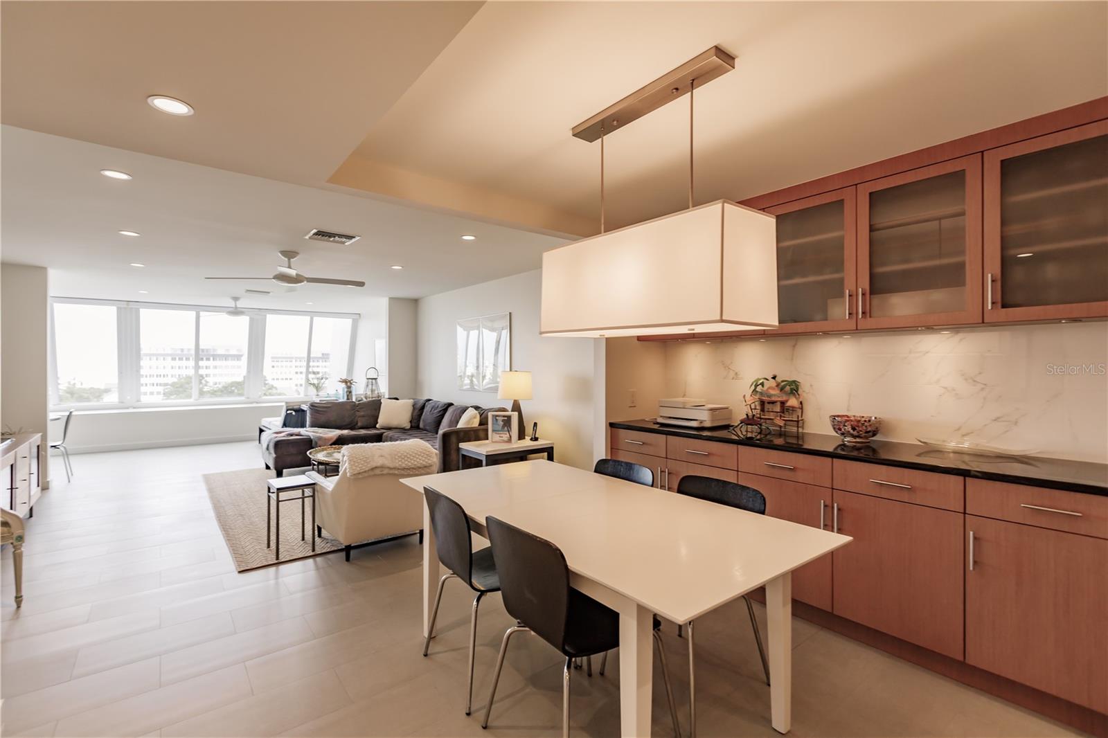 1200 E PEPPERTREE LN #402, SARASOTA, FL, 34242