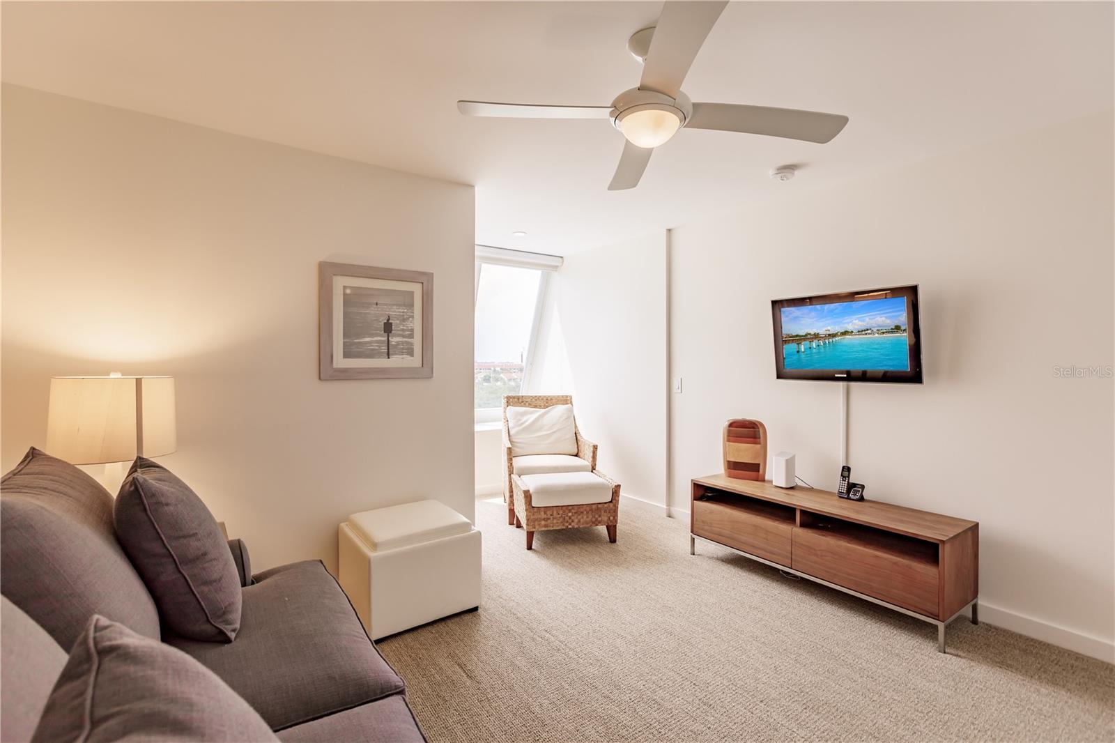 1200 E PEPPERTREE LN #402, SARASOTA, FL, 34242