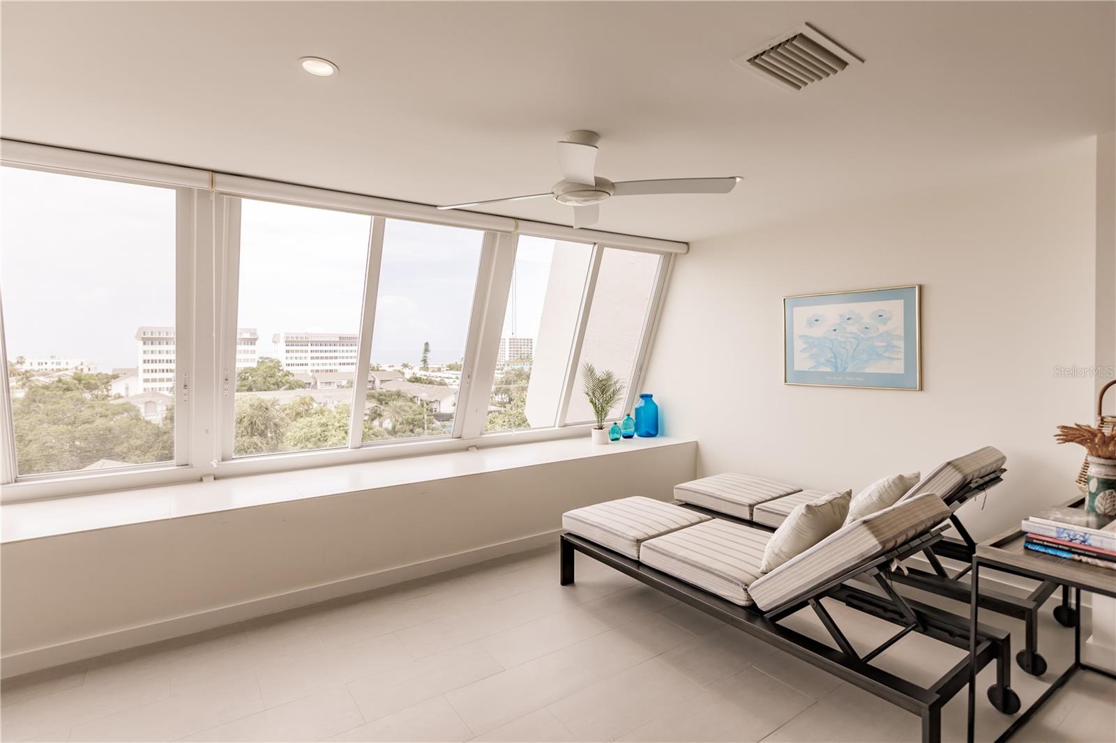 1200 E PEPPERTREE LN #402, SARASOTA, FL, 34242