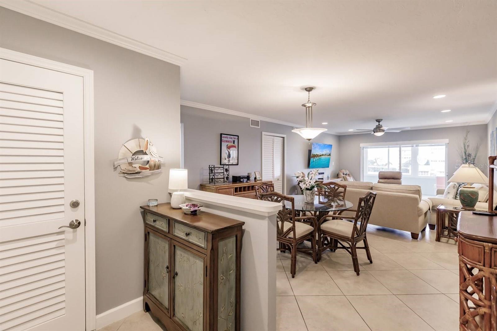 1200 E PEPPERTREE LN #406, SARASOTA, FL, 34242