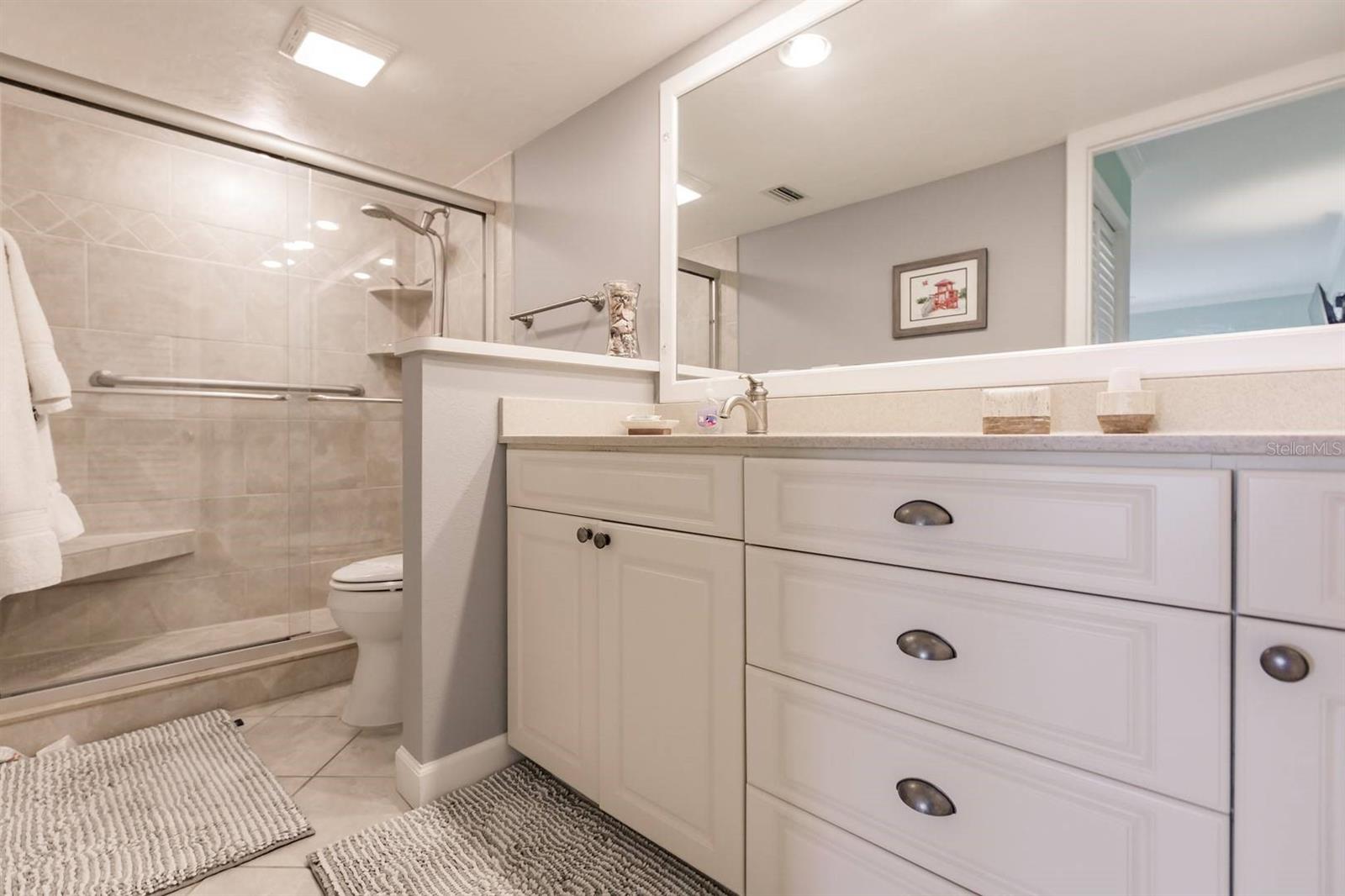 1200 E PEPPERTREE LN #406, SARASOTA, FL, 34242