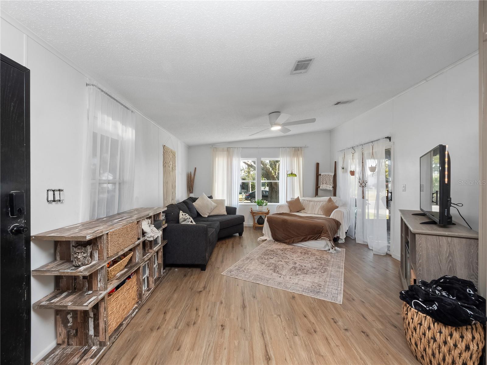 216 ELLSWORTH DR, KISSIMMEE, FL, 34758