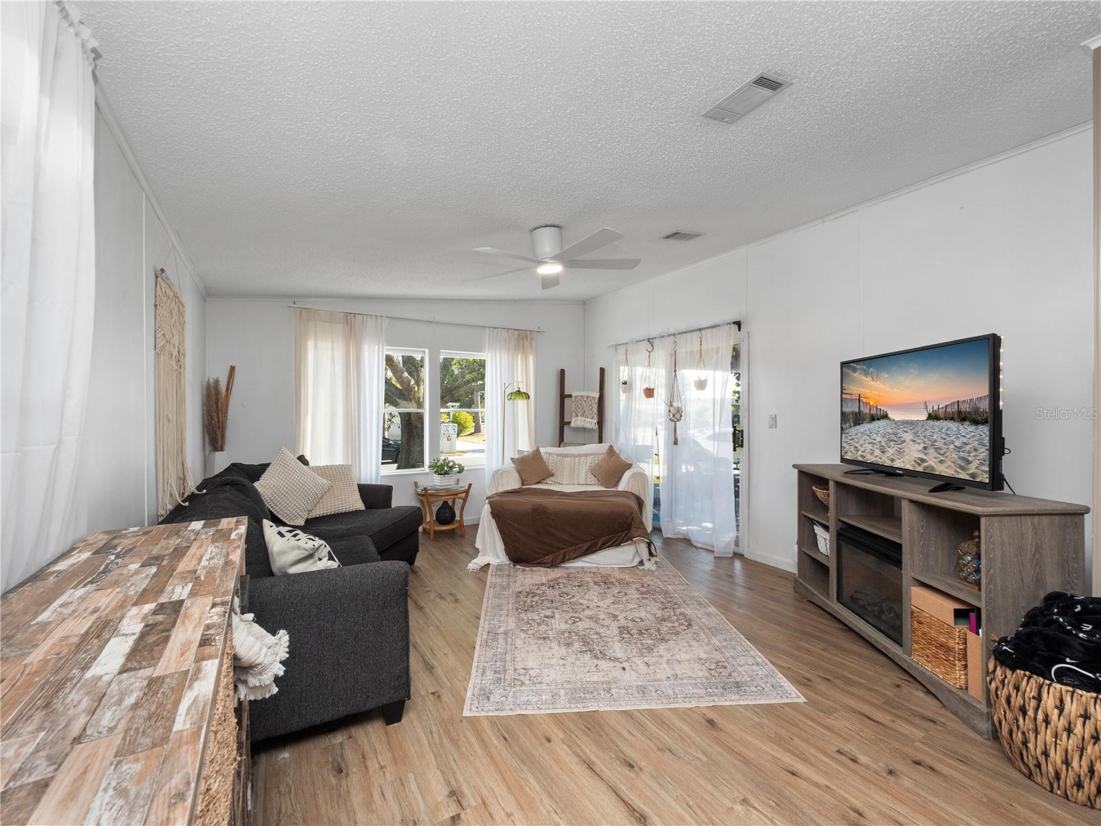 216 ELLSWORTH DR, KISSIMMEE, FL, 34758