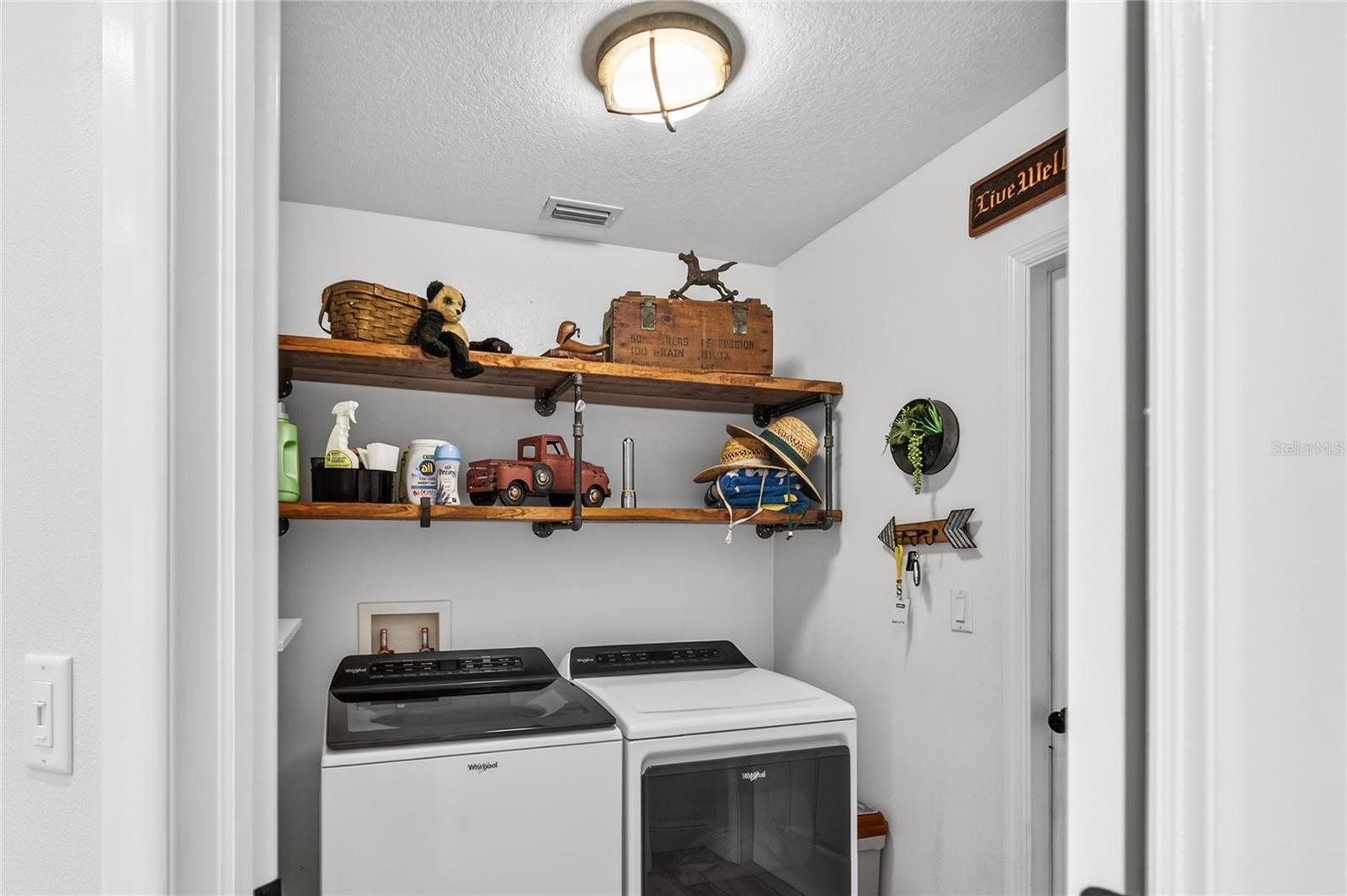 8052 WATERBURY WAY, MOUNT DORA, FL, 32757