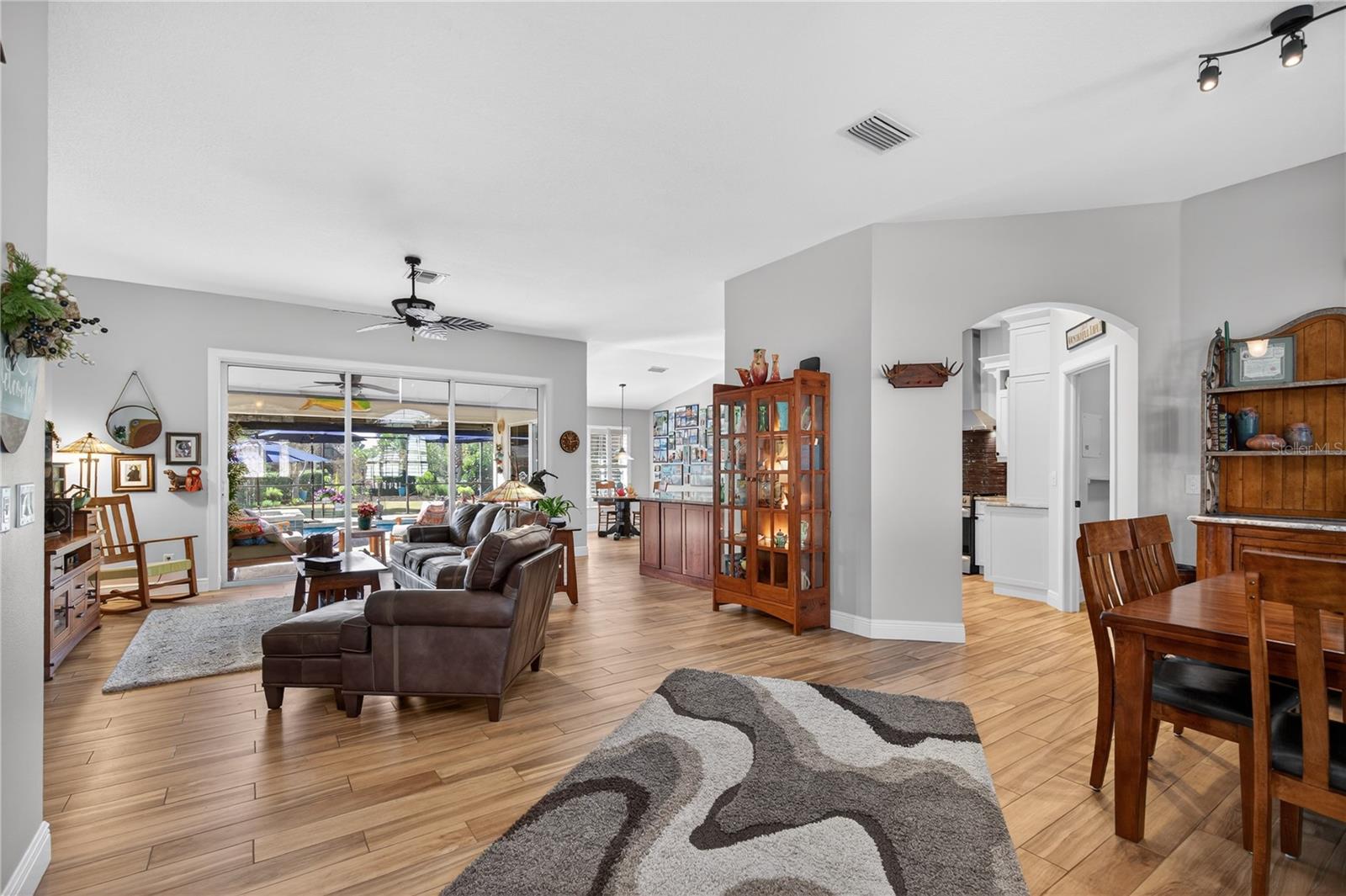 8052 WATERBURY WAY, MOUNT DORA, FL, 32757