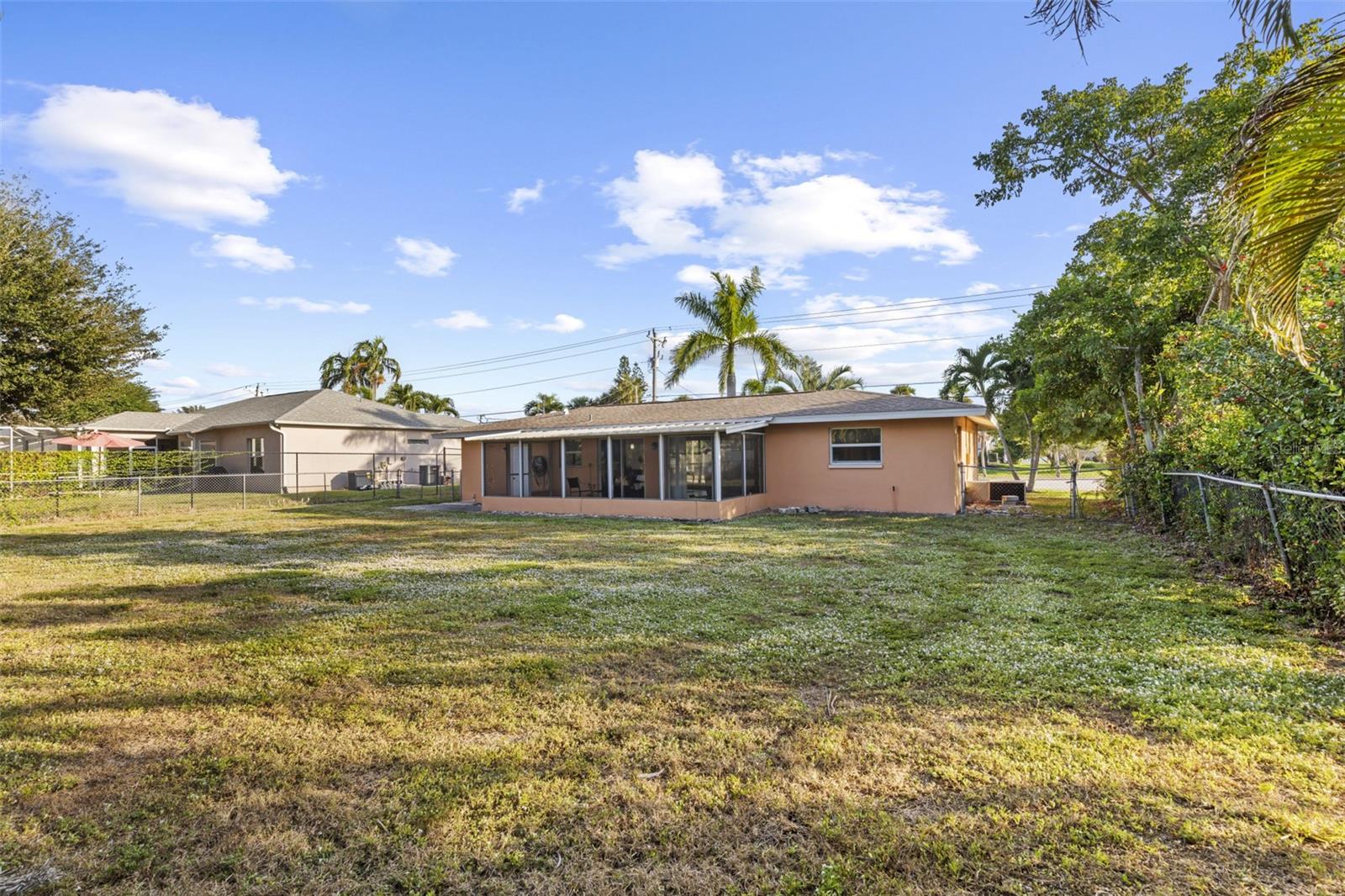 4156 COUNTRY CLUB BLVD, CAPE CORAL, FL, 33904