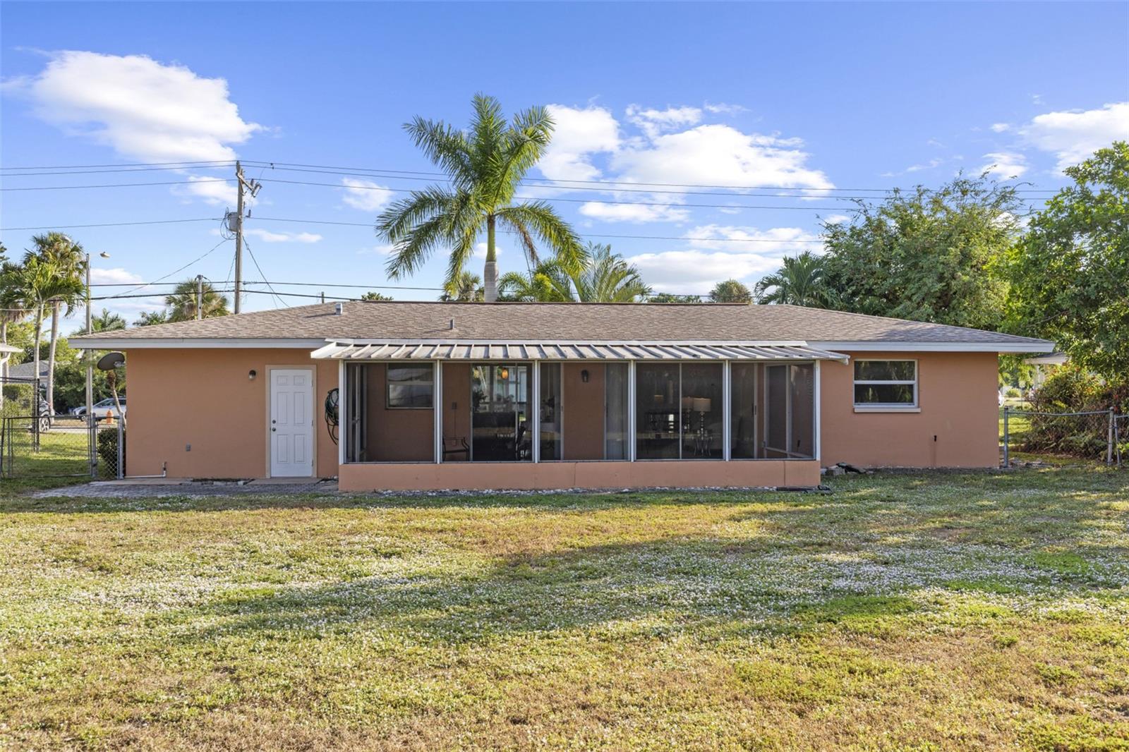4156 COUNTRY CLUB BLVD, CAPE CORAL, FL, 33904