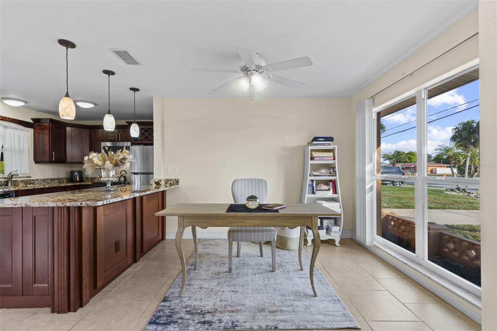 4156 COUNTRY CLUB BLVD, CAPE CORAL, FL, 33904
