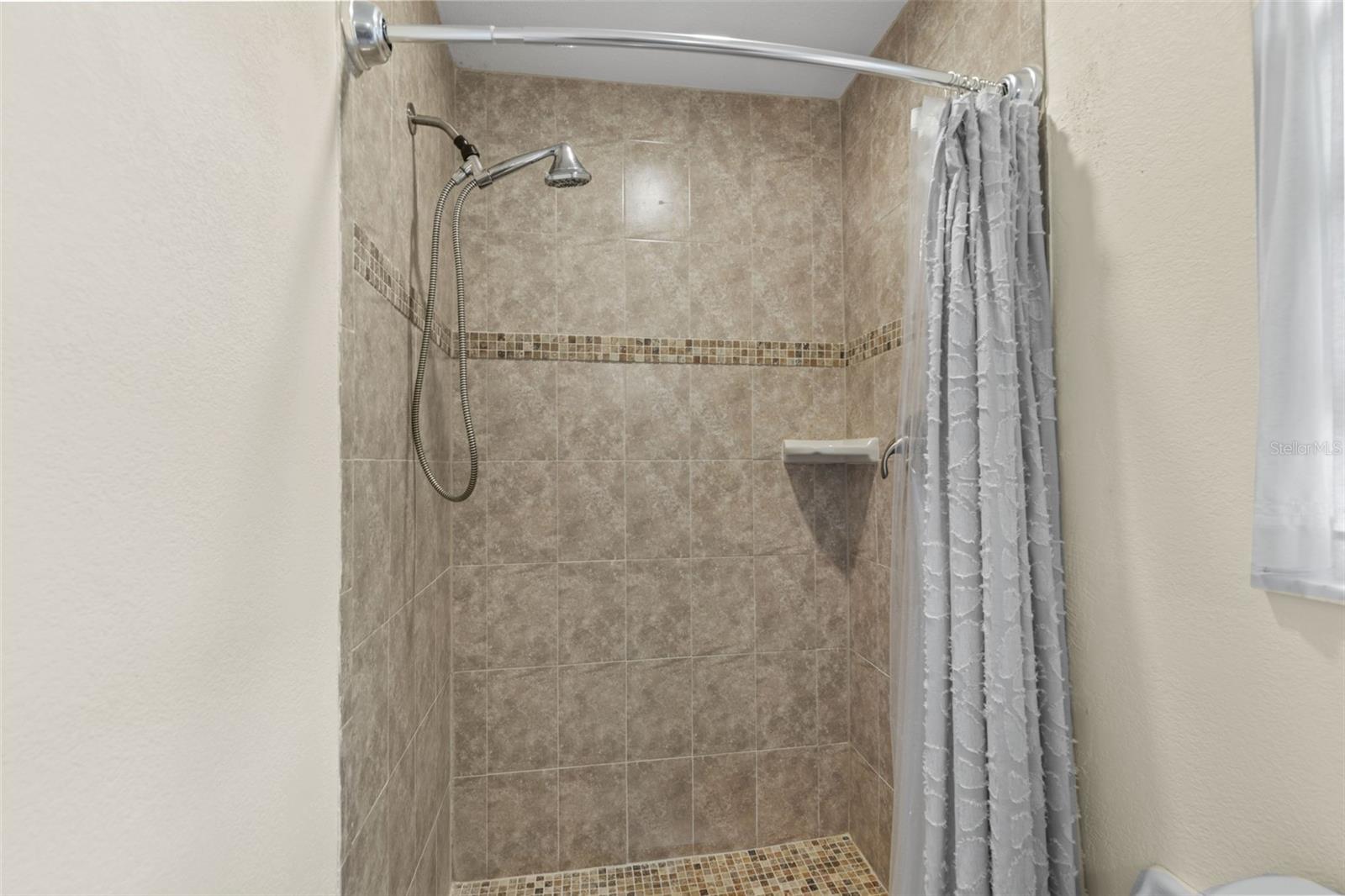 4156 COUNTRY CLUB BLVD, CAPE CORAL, FL, 33904