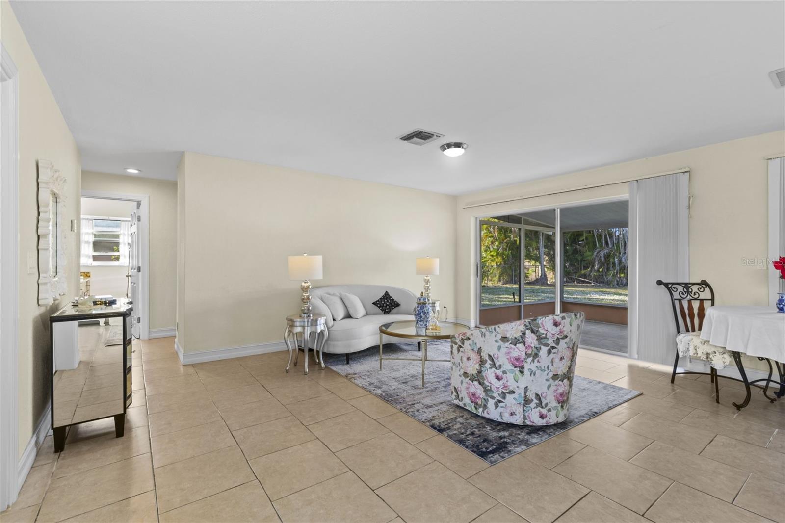 4156 COUNTRY CLUB BLVD, CAPE CORAL, FL, 33904