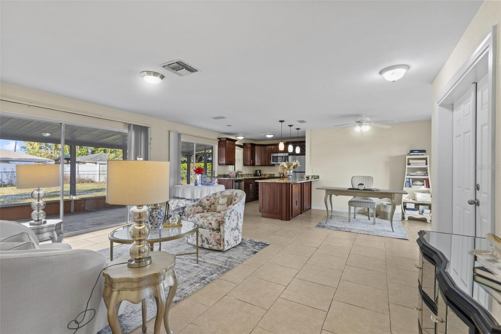 4156 COUNTRY CLUB BLVD, CAPE CORAL, FL, 33904