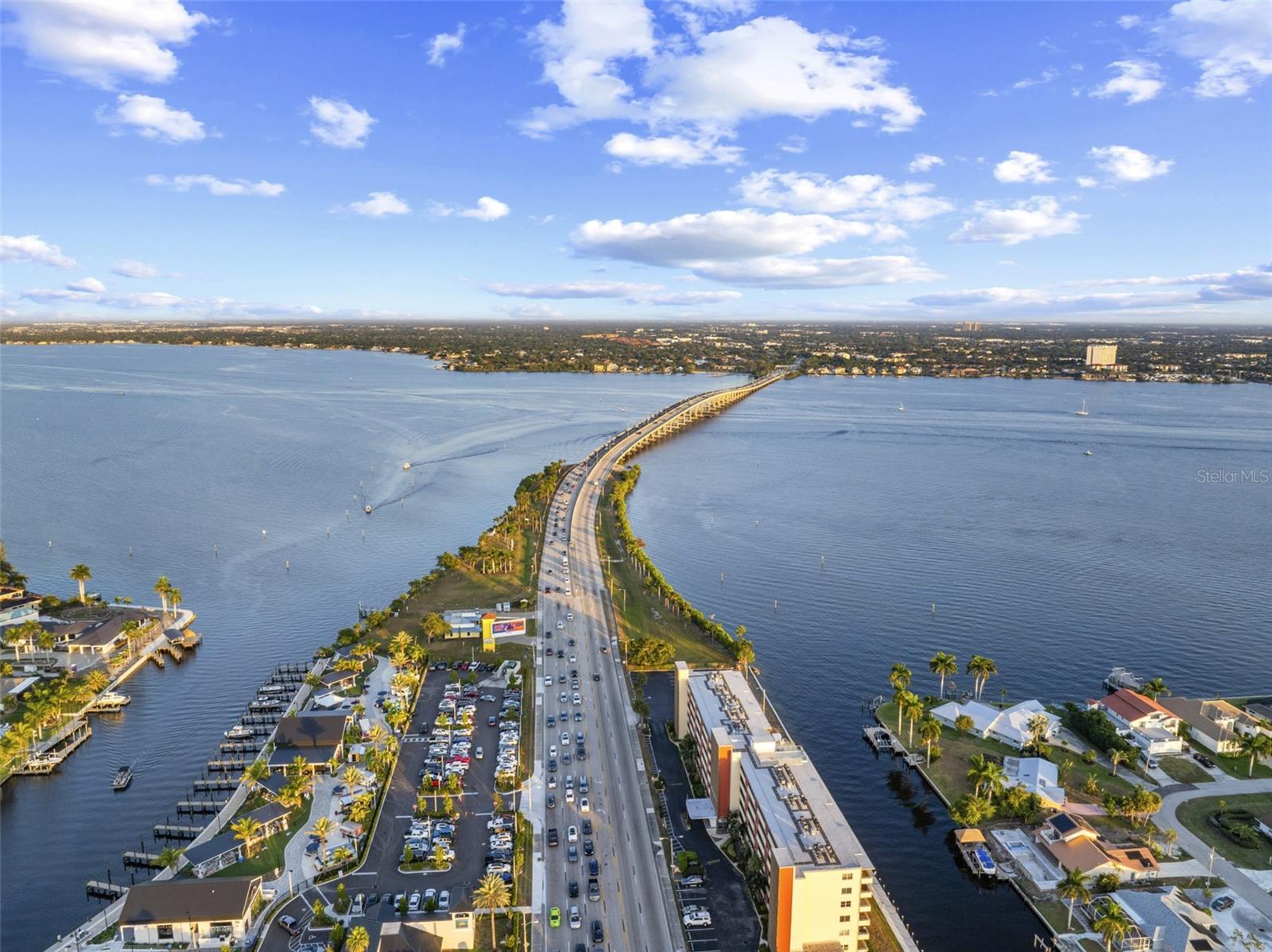 4156 COUNTRY CLUB BLVD, CAPE CORAL, FL, 33904