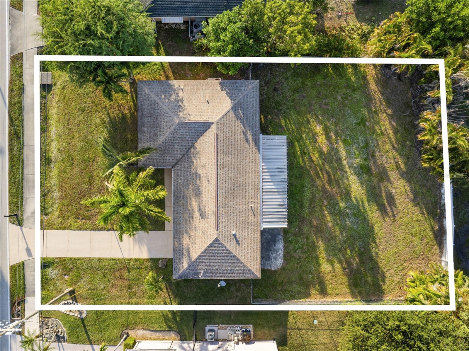 4156 COUNTRY CLUB BLVD, CAPE CORAL, FL, 33904