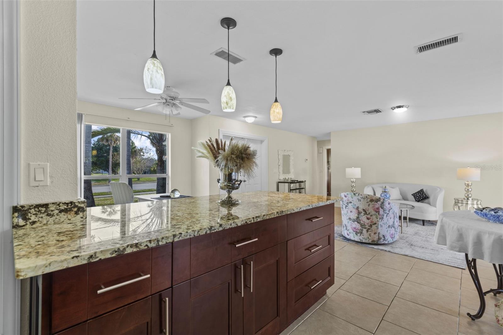 4156 COUNTRY CLUB BLVD, CAPE CORAL, FL, 33904