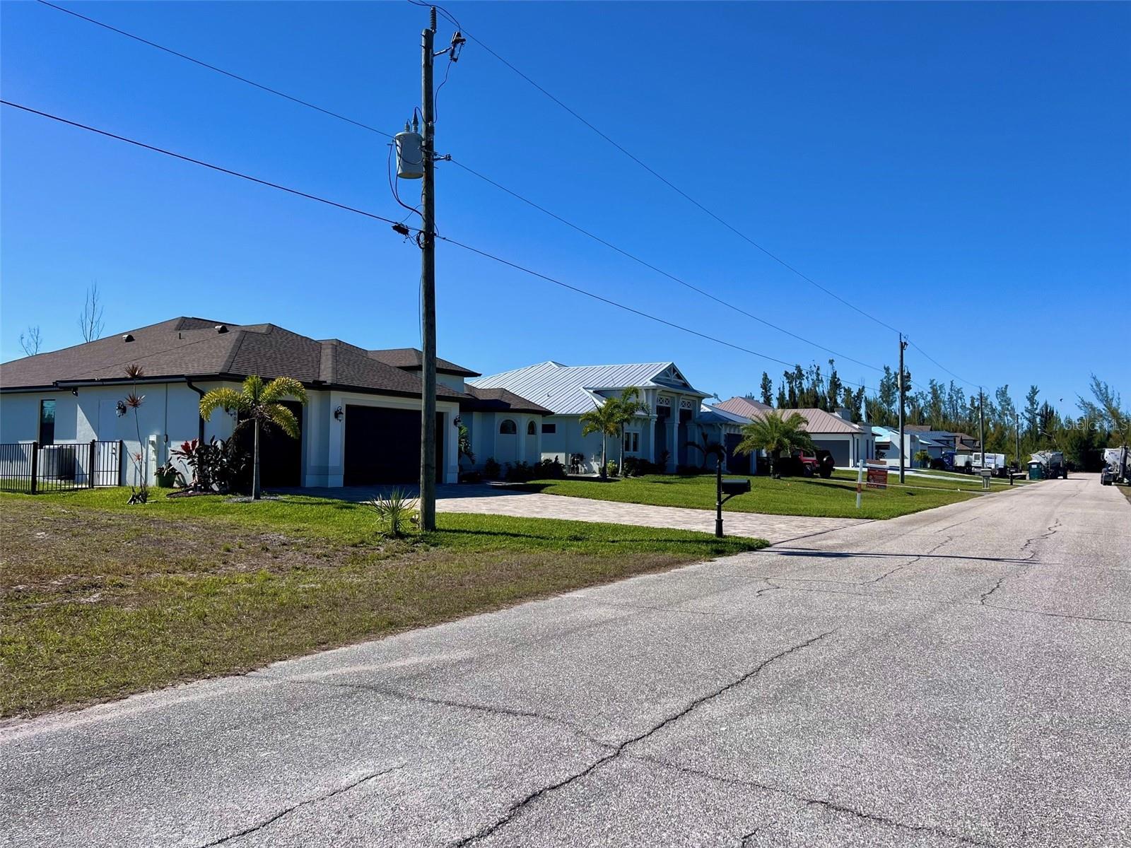 16652 LIGGETT CIR, PORT CHARLOTTE, FL, 33981